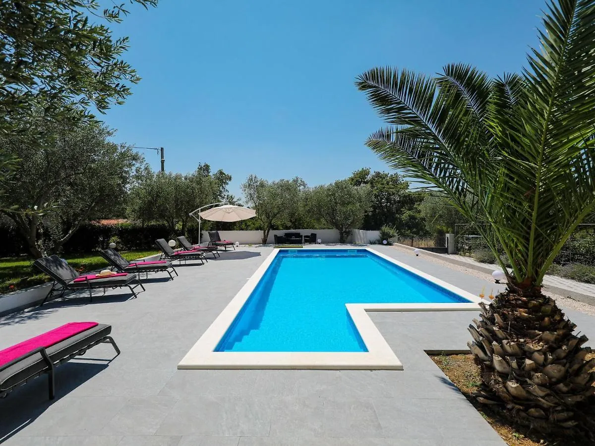 Lovely Holiday Home In Policnik With Private Pool