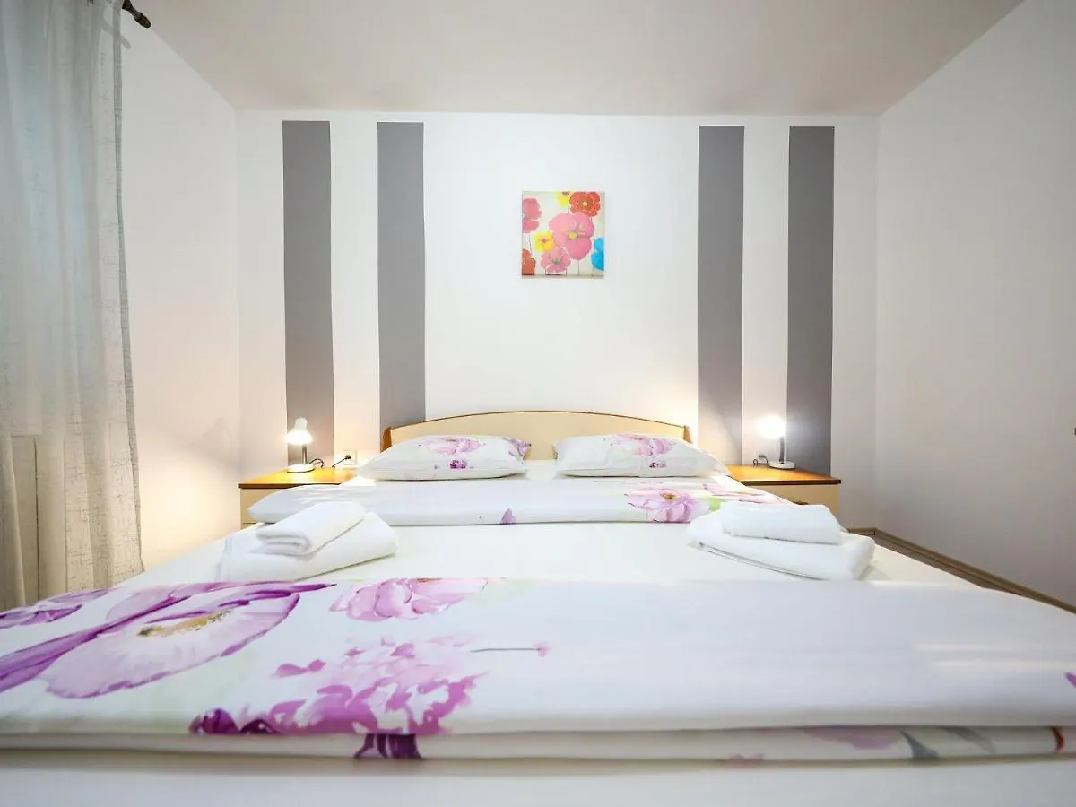 Lovely Holiday Home In Policnik With Private Pool Croatia